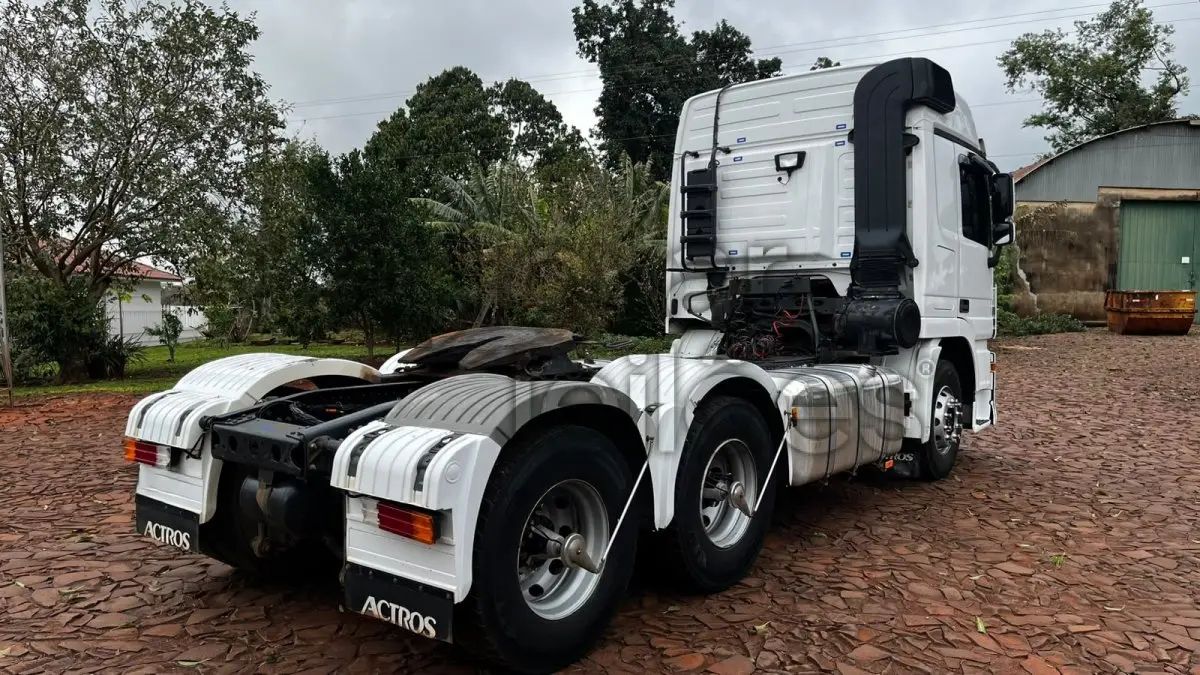 LOTE 005 - M. BENZ/ACTROS - ANO 2018/2018 - SICREDI CONFIANÇA - DEPOSITADO EM TRES DE MAIO/RS