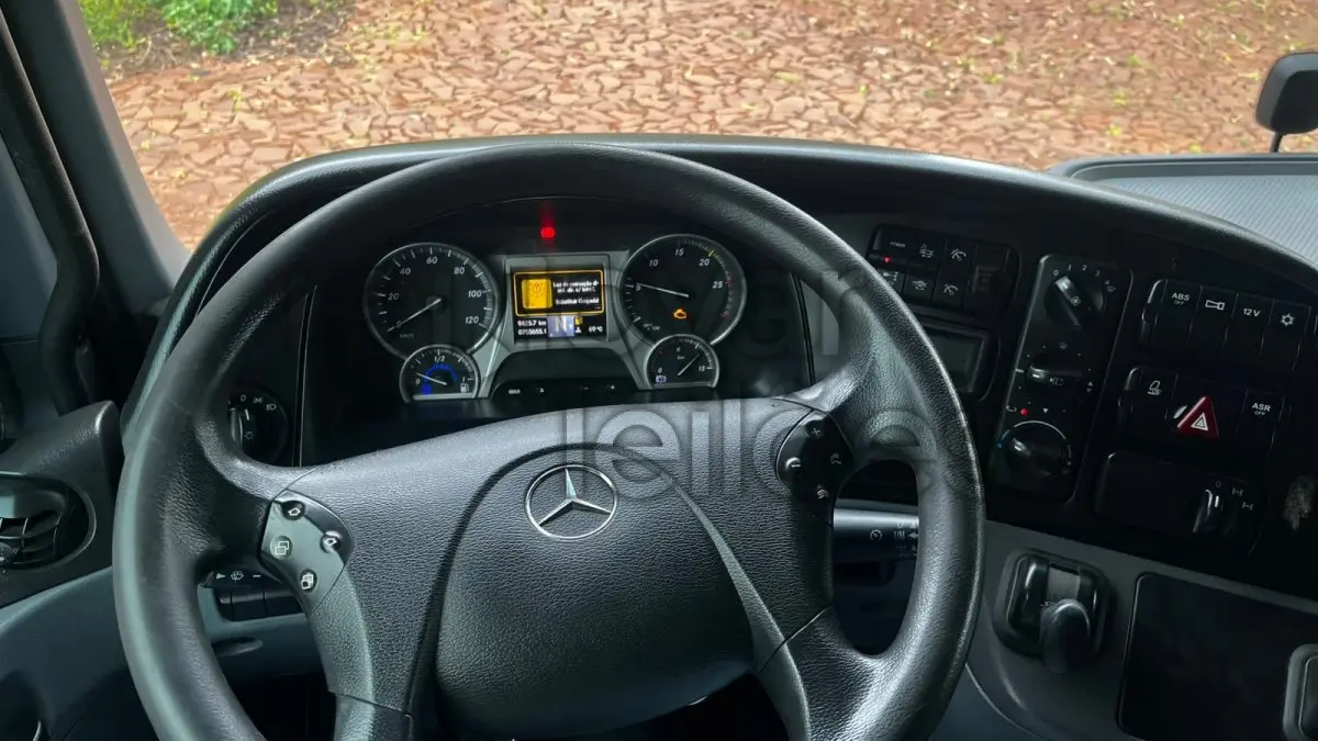 LOTE 005 - M. BENZ/ACTROS - ANO 2018/2018 - SICREDI CONFIANÇA - DEPOSITADO EM TRES DE MAIO/RS