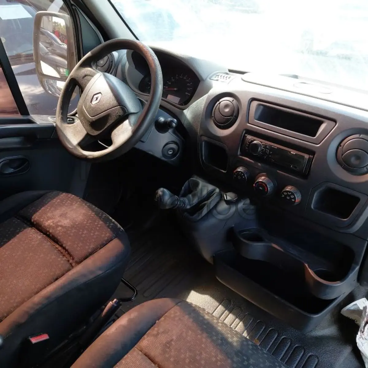 LOTE 069 - RENAULT MASTER - ANO 2015/2016 - COMPLETO - SICREDI RAIZES - DEPOSITADO EM SANTO ANGELO/RS