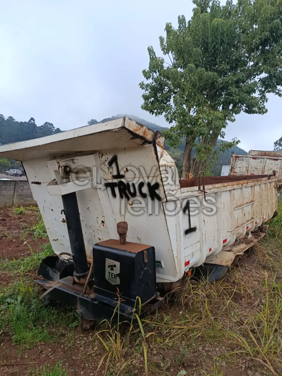 LOTE 007 - CAÇAMBA PARA CAMINHÃO 3 EIXOS