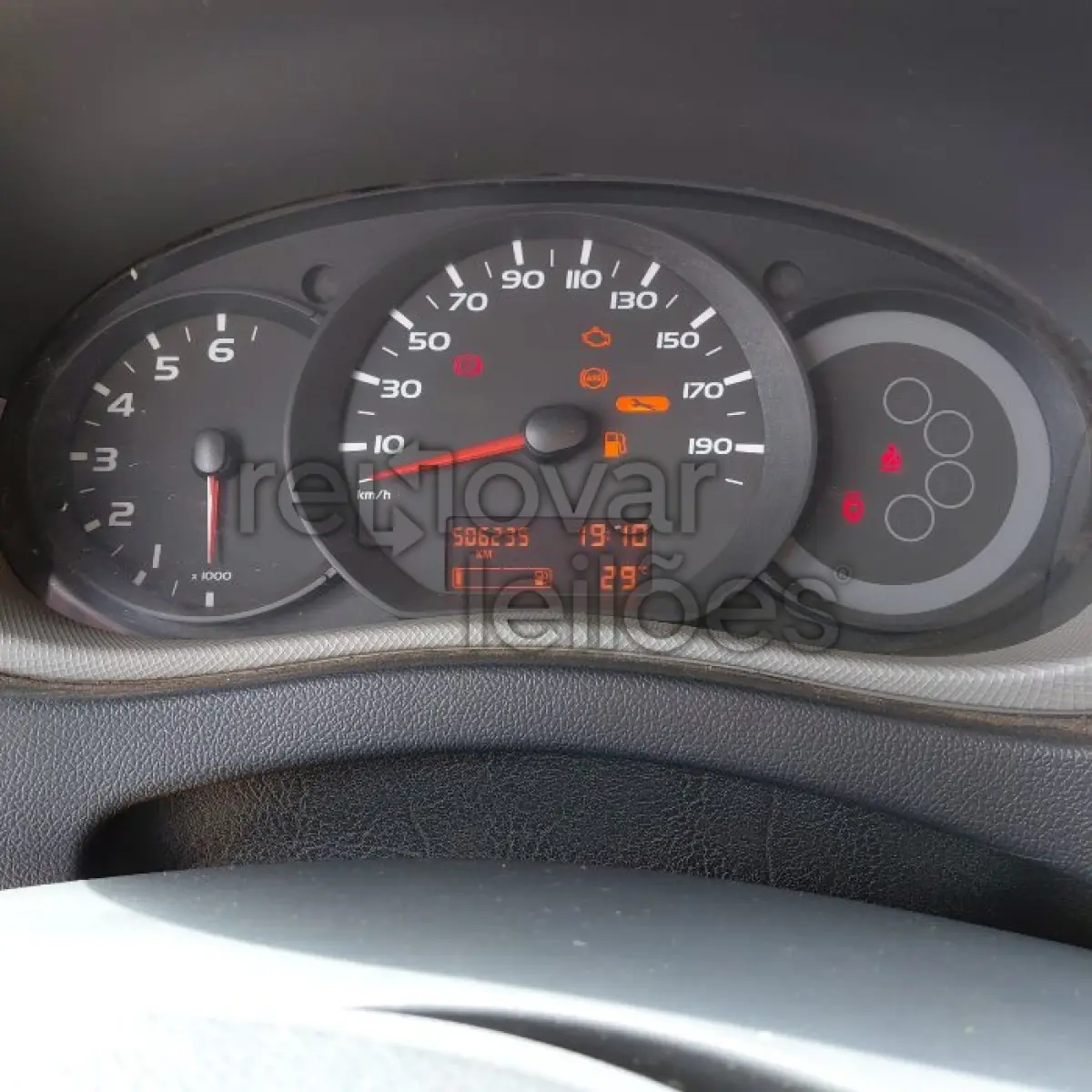 LOTE 069 - RENAULT MASTER - ANO 2015/2016 - COMPLETO - SICREDI RAIZES - DEPOSITADO EM SANTO ANGELO/RS