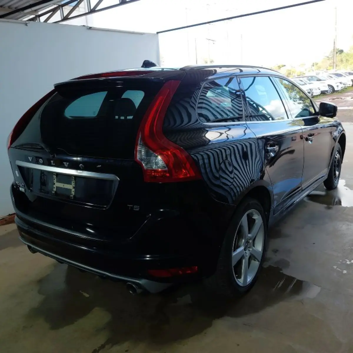 LOTE 032 - VOLVO XC60 - ANO 2014/2015 - COMPLETO - SICREDI ALIANÇA - DEPOSITADO EM SANTO ANGELO/RS