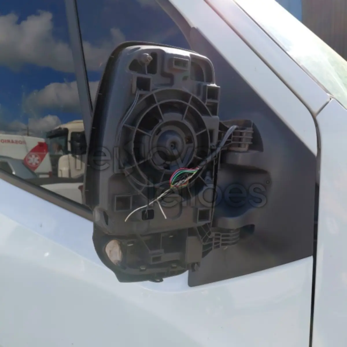 LOTE 069 - RENAULT MASTER - ANO 2015/2016 - COMPLETO - SICREDI RAIZES - DEPOSITADO EM SANTO ANGELO/RS
