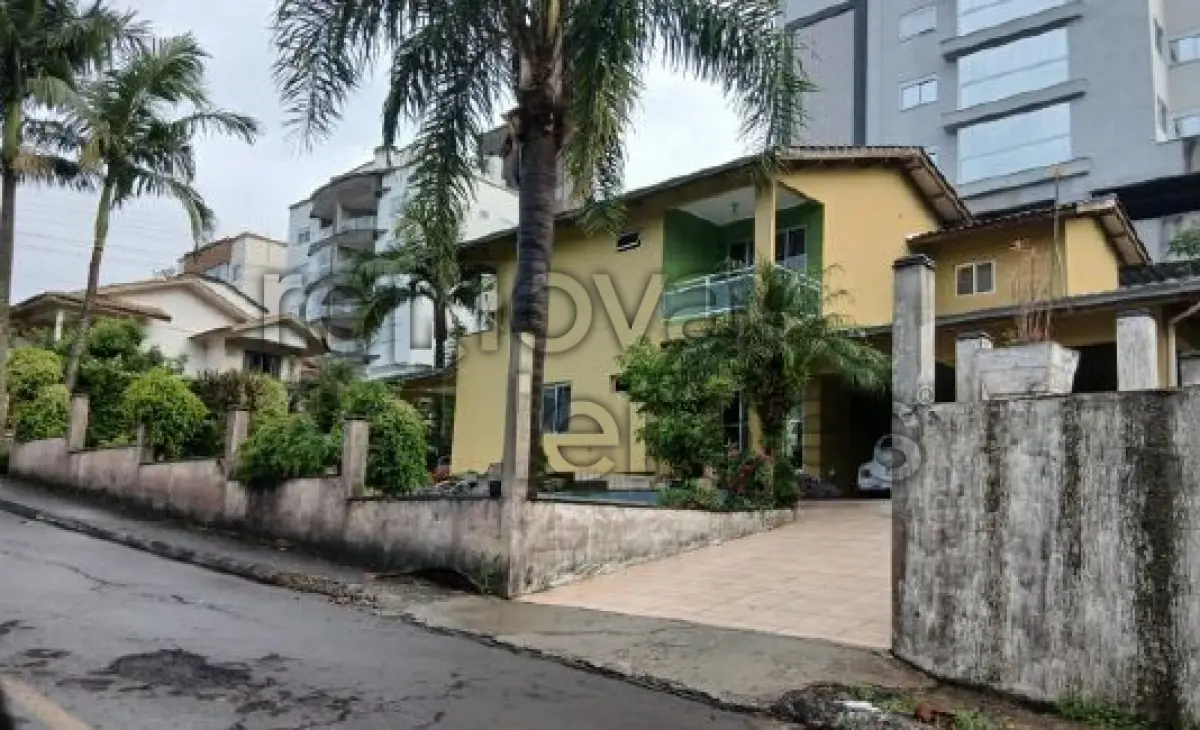 LOTE 002 - TERRENO URBANO C / 350 M² + APROX. 50% DAS BENFEITORIAS - PIRATUBA / SC