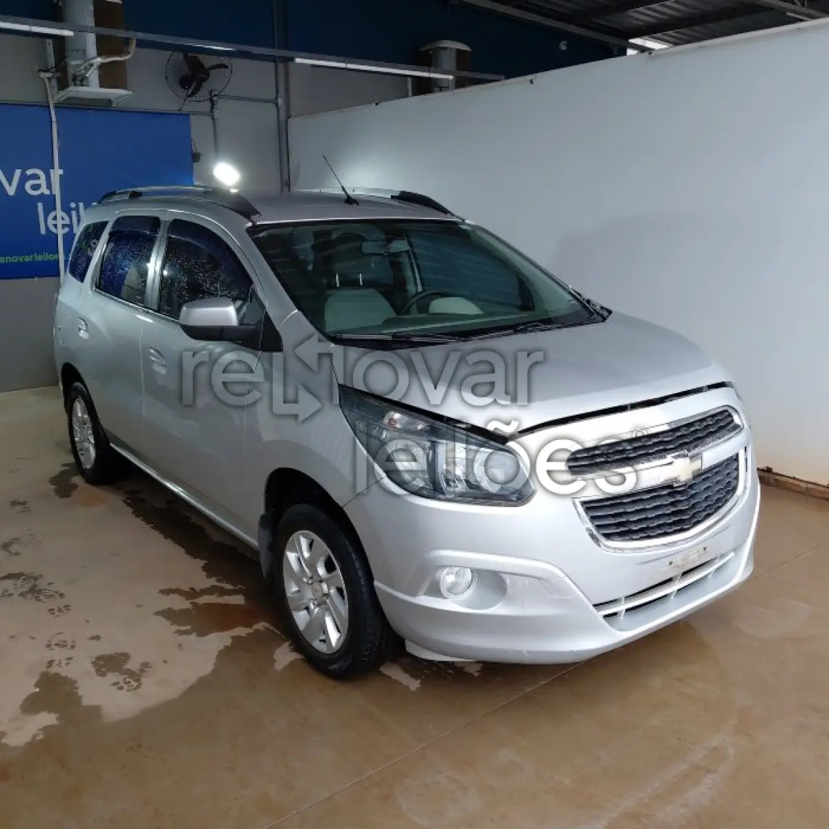 LOTE 016 - CHEVROLET SPIN - ANO 2014/2015 - COMPLETO - SICREDI CONFIANÇA - DEPOSITADO EM SANTO ANGELO/RS