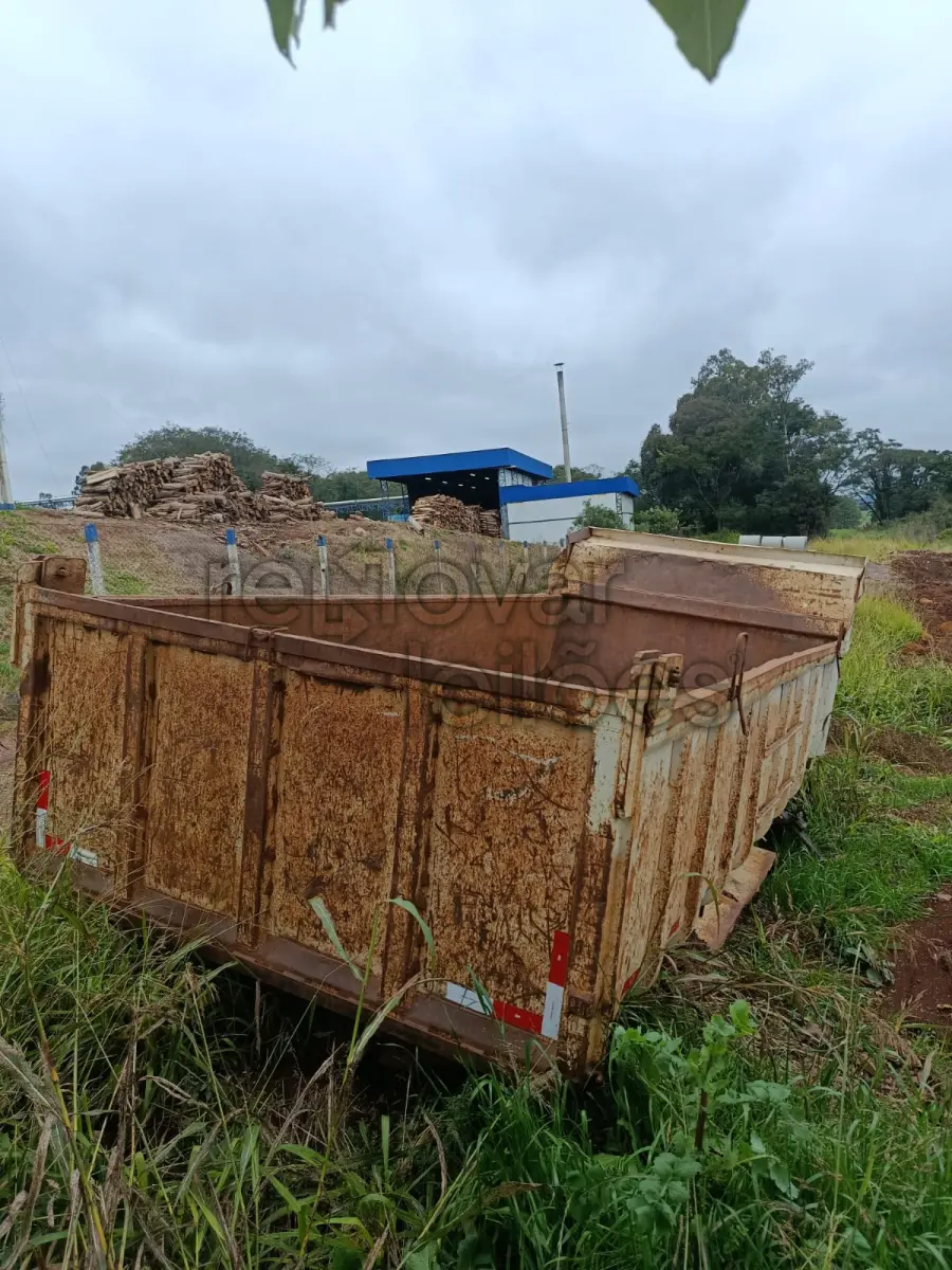 LOTE 007 - CAÇAMBA PARA CAMINHÃO 3 EIXOS