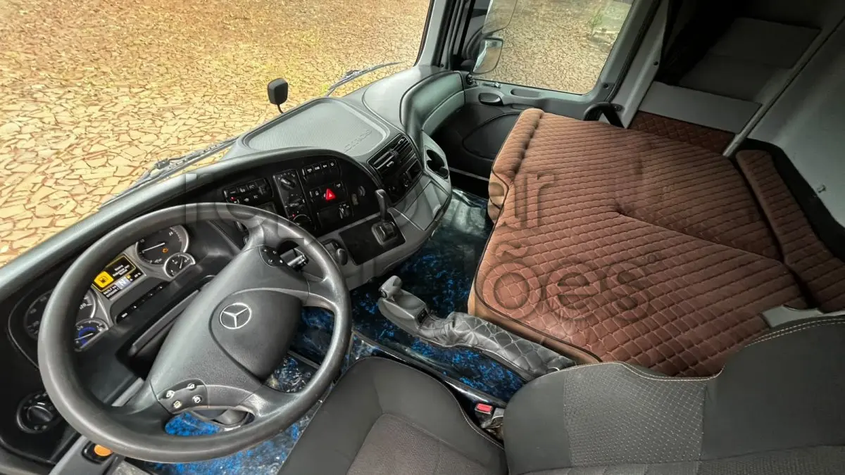 LOTE 005 - M. BENZ/ACTROS - ANO 2018/2018 - SICREDI CONFIANÇA - DEPOSITADO EM TRES DE MAIO/RS