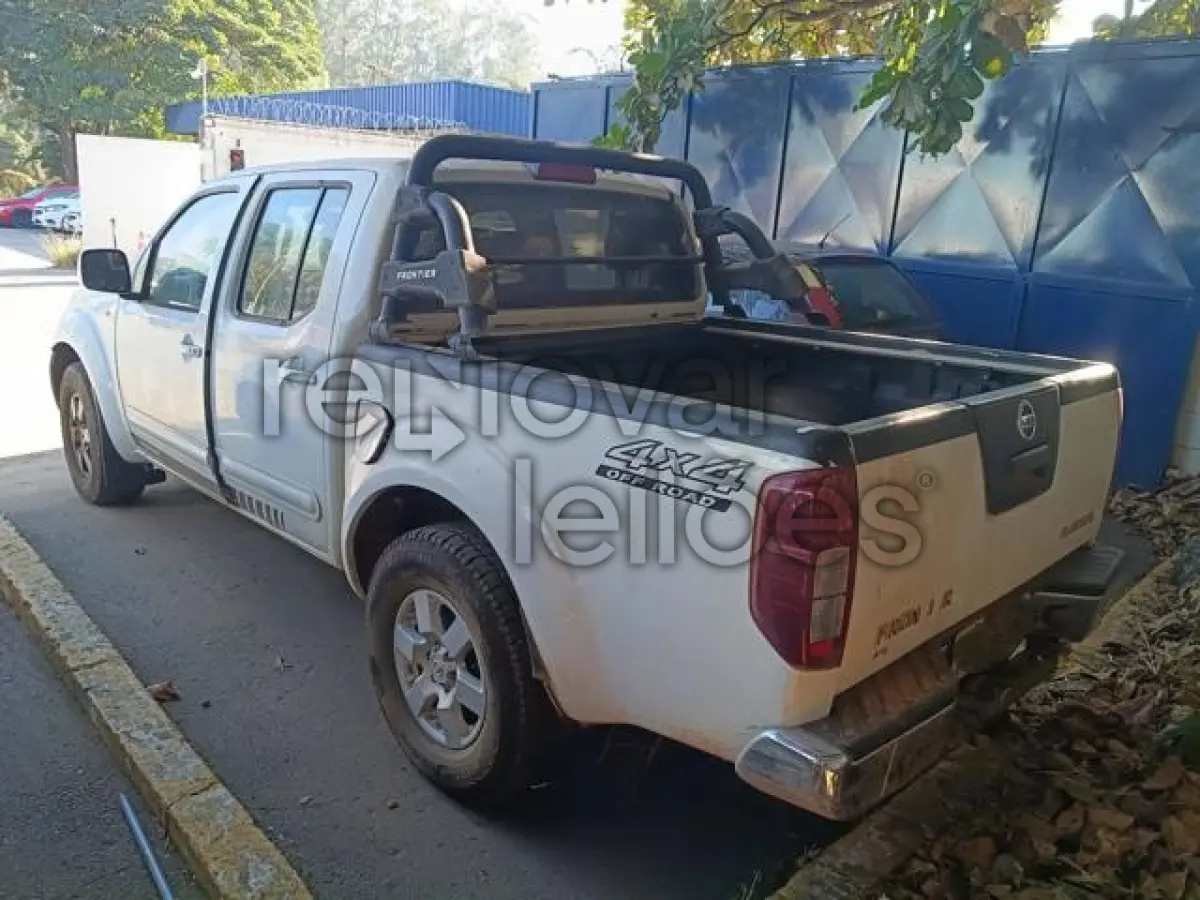 LOTE 010 - NISSAN FRONTIER - ANO 2014/2014 - COMPLETO - SICREDI SEMENTES DO SUL - PASSAGEM POR LEILÃO - DEPOSITADO EM BETIM/MG
