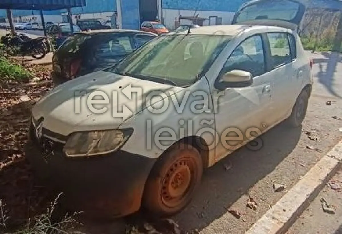 Foto de RENAULT SANDERO - ANO 2016/2016 - SICREDI SEMENTES DO SUL - DEPOSITADO EM B...