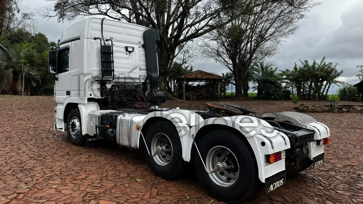 LOTE 005 - M. BENZ/ACTROS - ANO 2018/2018 - SICREDI CONFIANÇA - DEPOSITADO EM TRES DE MAIO/RS