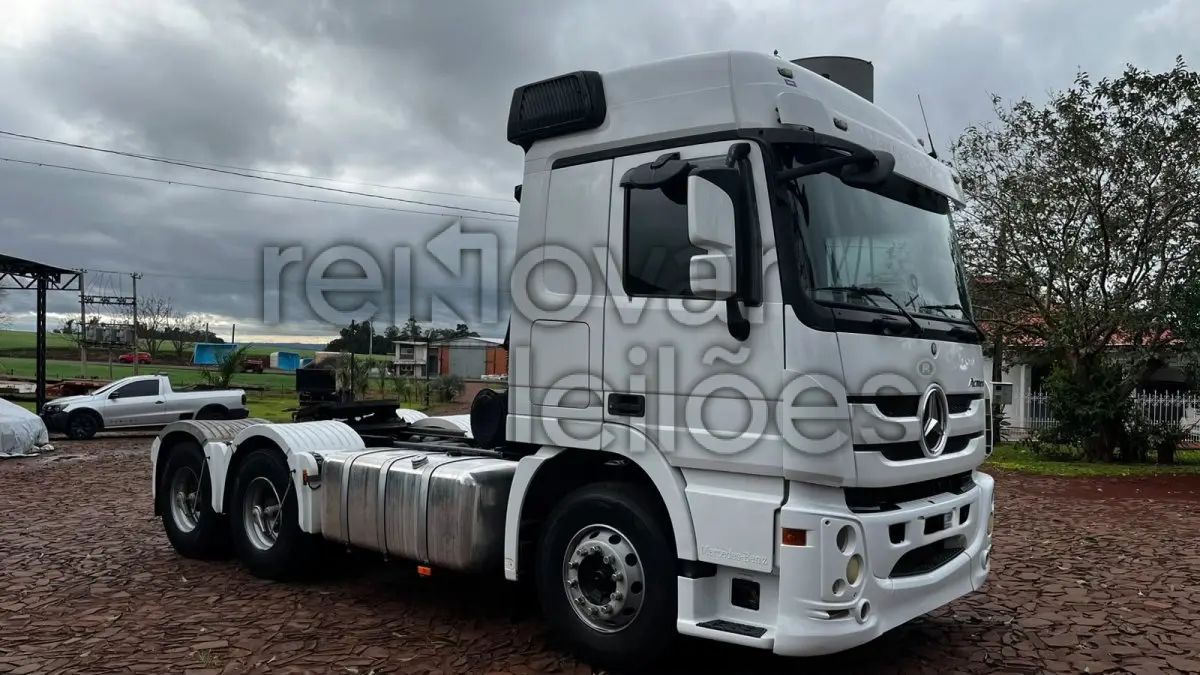 LOTE 005 - M. BENZ/ACTROS - ANO 2018/2018 - SICREDI CONFIANÇA - DEPOSITADO EM TRES DE MAIO/RS