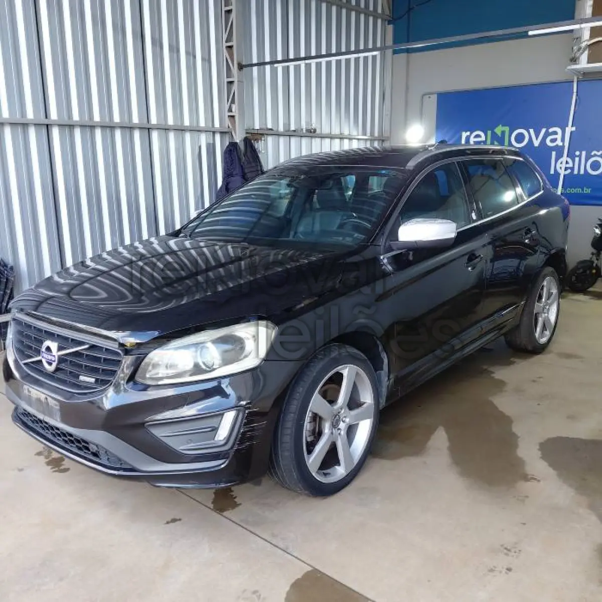 LOTE 032 - VOLVO XC60 - ANO 2014/2015 - COMPLETO - SICREDI ALIANÇA - DEPOSITADO EM SANTO ANGELO/RS