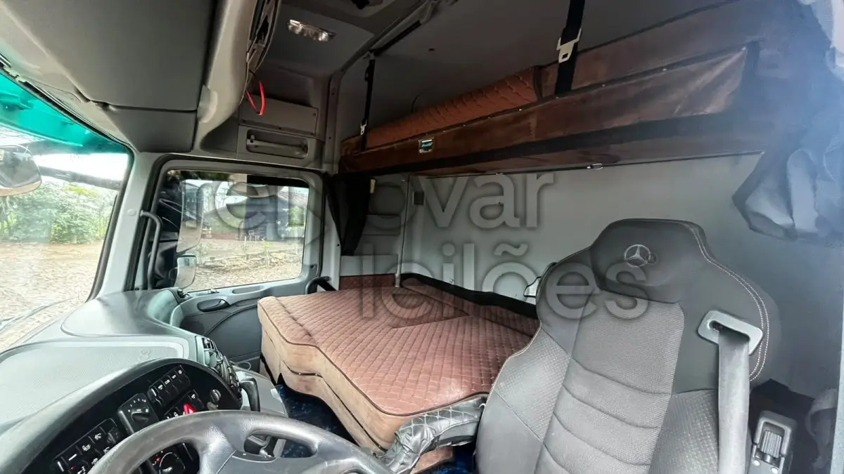 LOTE 005 - M. BENZ/ACTROS - ANO 2018/2018 - SICREDI CONFIANÇA - DEPOSITADO EM TRES DE MAIO/RS