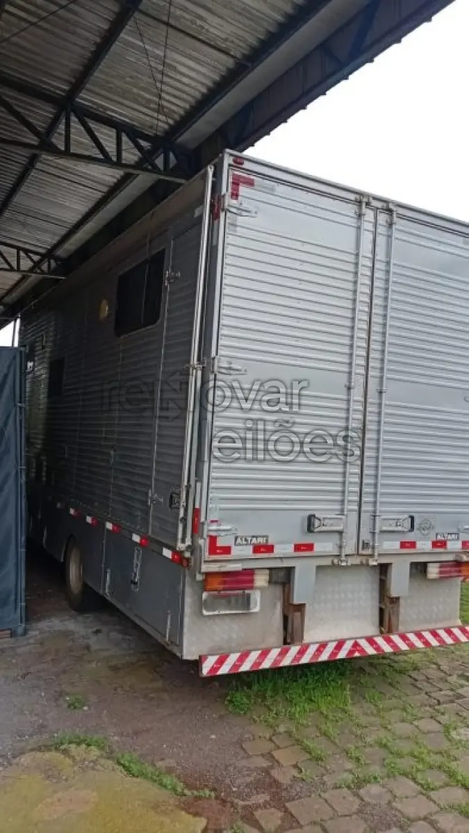 LOTE 034 - M.BENZ ACCELO 1016 - ANO 2018/2018 - SICREDI PIONEIRA - DEPOSITADO EM NOVA PETROPOLIS/RS