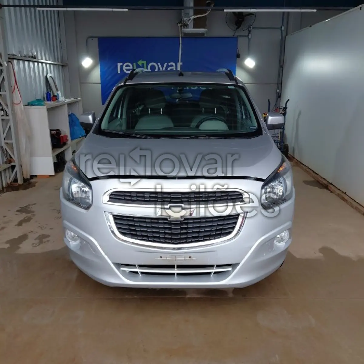 LOTE 016 - CHEVROLET SPIN - ANO 2014/2015 - COMPLETO - SICREDI CONFIANÇA - DEPOSITADO EM SANTO ANGELO/RS