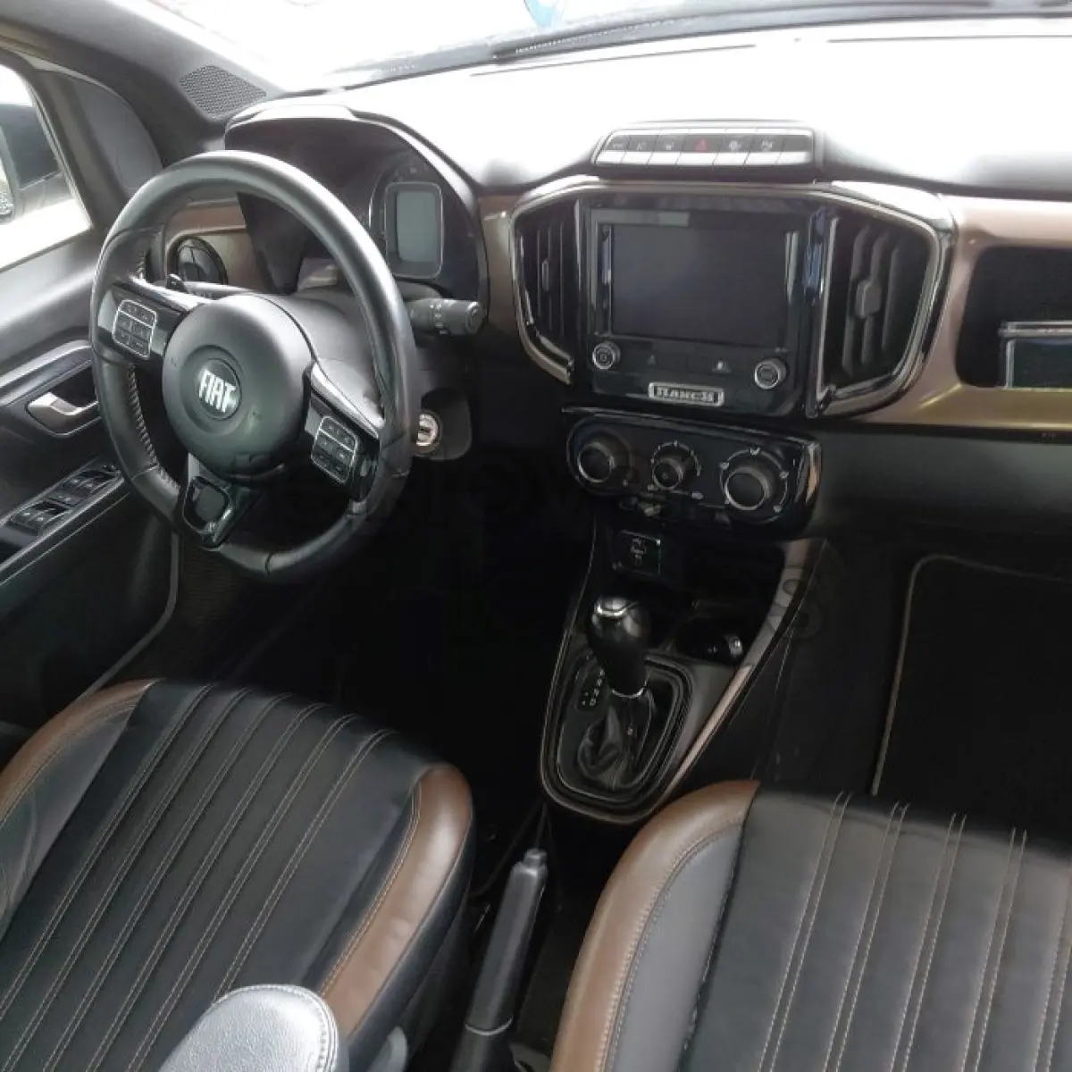 LOTE 002 - FIAT STRADA RANCH AT - ANO 2022/2022 - COMPLETO - SICREDI CONFIANÇA - DEPOSITADO EM SANTO ÂNGELO/RS