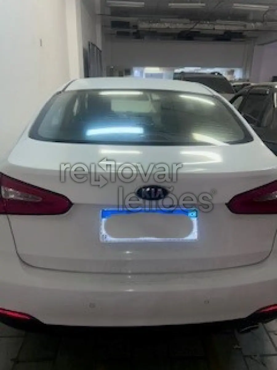 LOTE 028 - KIA CERATO - ANO 2013/2014 - COMPLETO - SICREDI UNIÃO - PASSAGEM POR LEILÃO E INDICIO DE SINISTRO - DEPOSITADO EM CACHOEIRO DE ITAPEMIRIM /ES