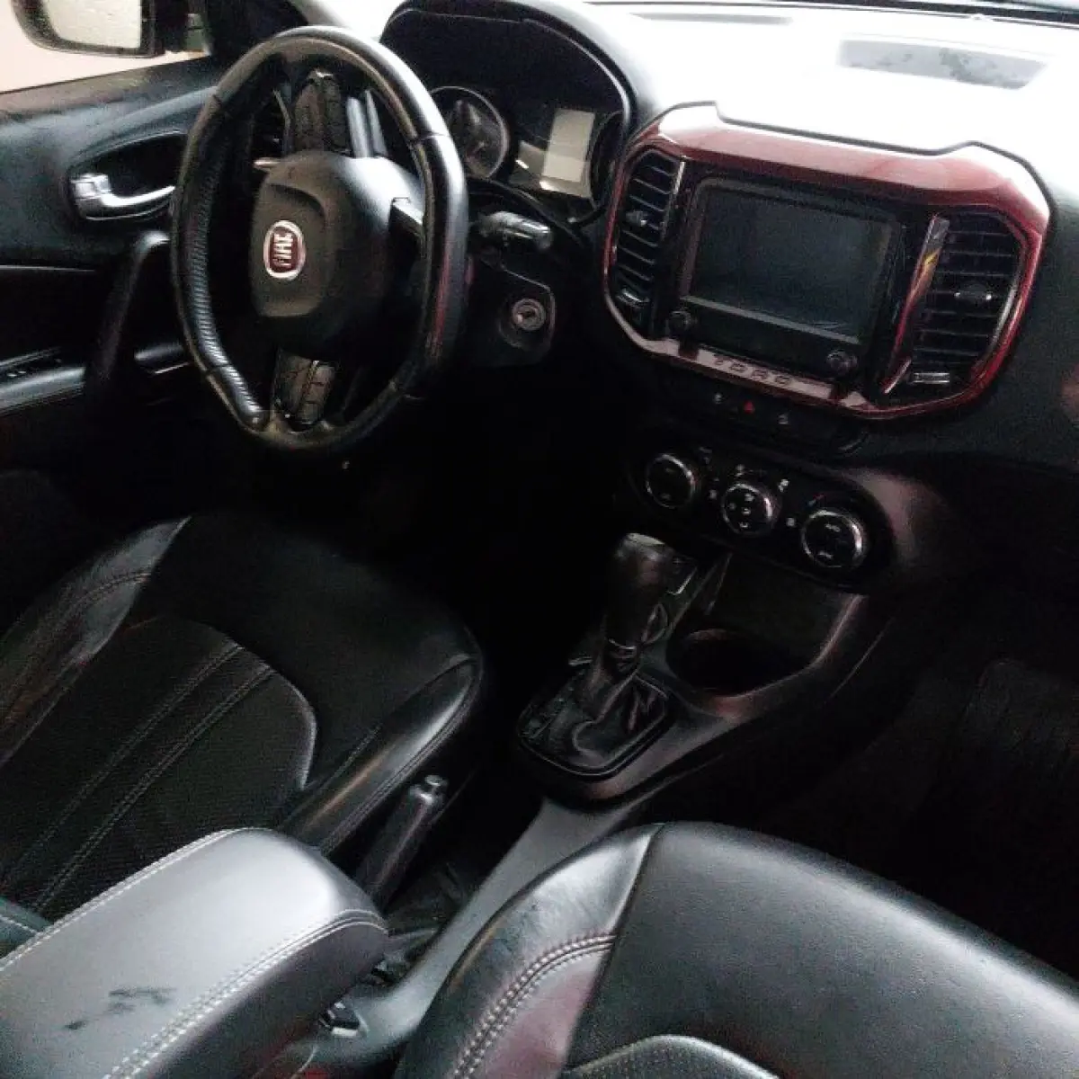 LOTE 006 - FIAT TORO FREEDOM - ANO 2019/2020 - COMPLETO - SICREDI CAMINHO DAS ÁGUAS - DEPOSITADO EM SANTO ÂNGELO/RS