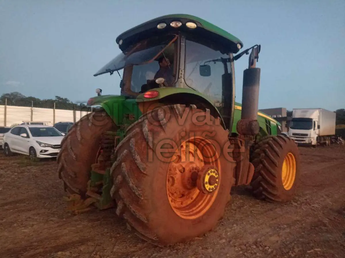 LOTE 004 - TRATOR/JOHN DEERE 8320R - ANO 2021 - SICREDI CAMPO GRANDE - DEPOSITADO EM CAMPO GRANDE/MS
