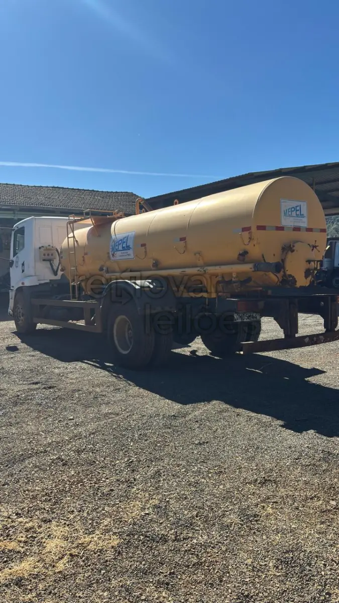 LOTE 007 - CAMINHÃO AGRALE 14000