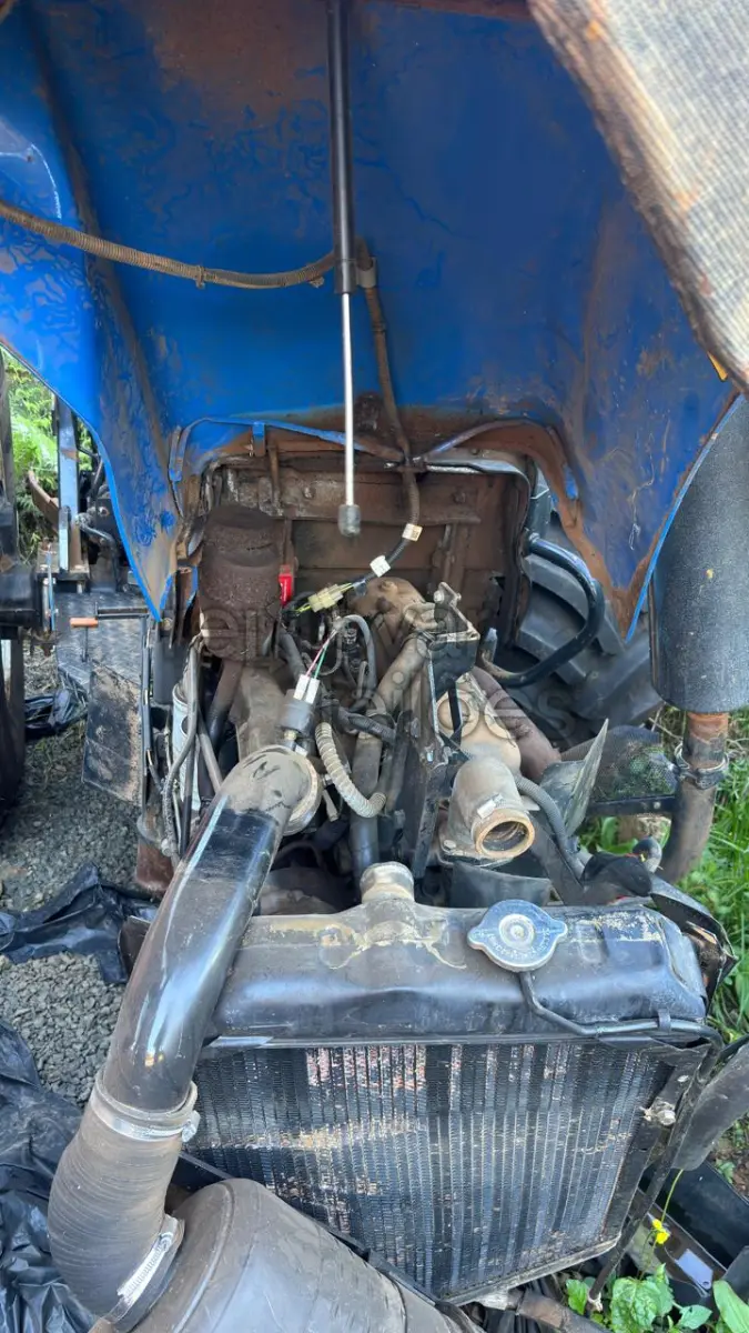LOTE 005 - TRATOR NEW HOLLAND TT 4030