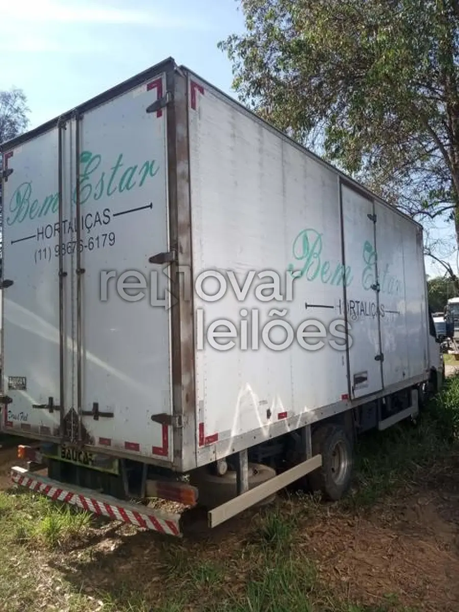 LOTE 020 - M. BENZ/ACCELO 815 - ANO 2017/2018 - SICREDI FRONTEIRAS - DEPOSITADO EM VALINHOS/SP