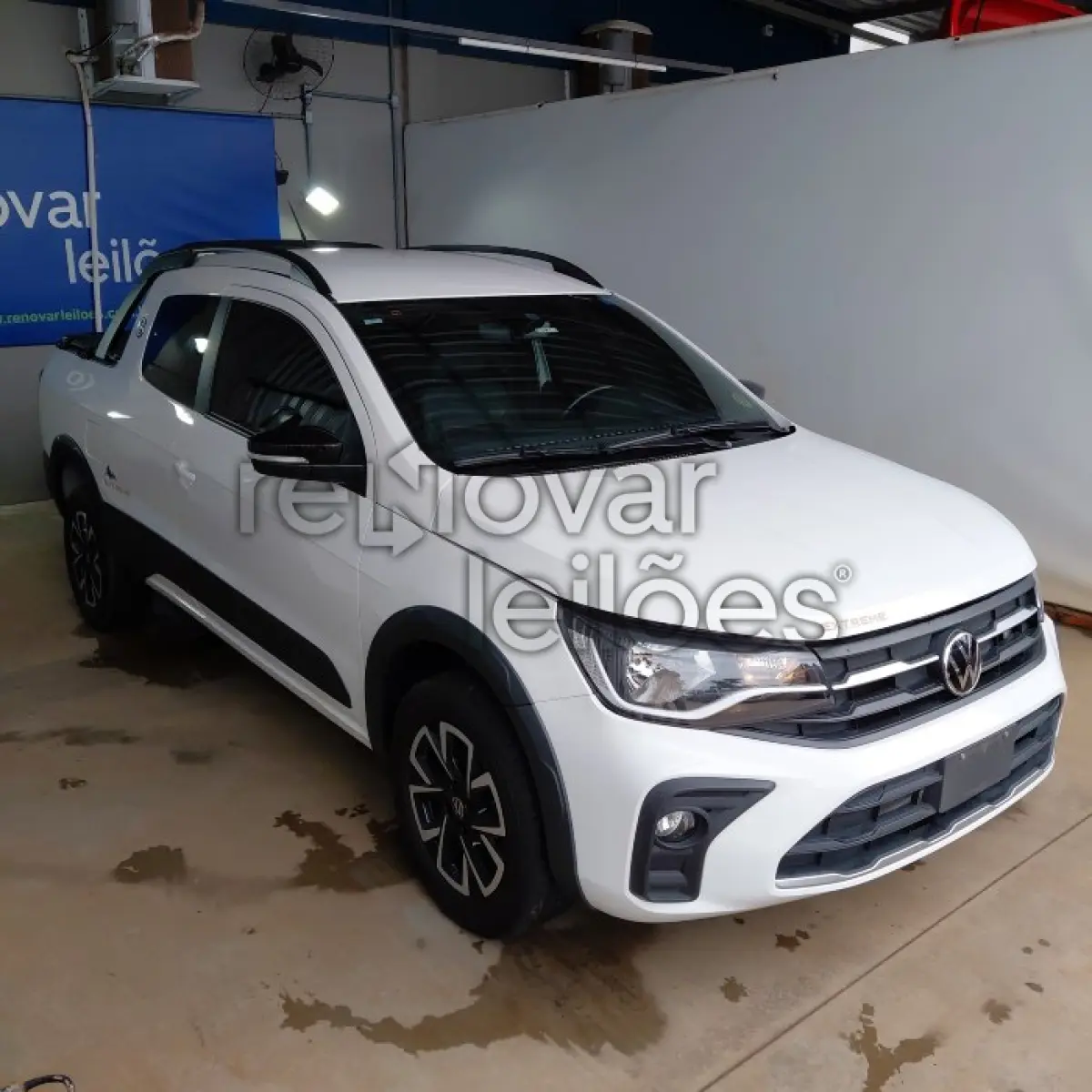 LOTE 023 - VW SAVEIRO CD EX - ANO 2023/2024 - COMPLETO - SICREDI CAMINHO DAS AGUAS - DEPOSITADO EM SANTO ÂNGELO/RS