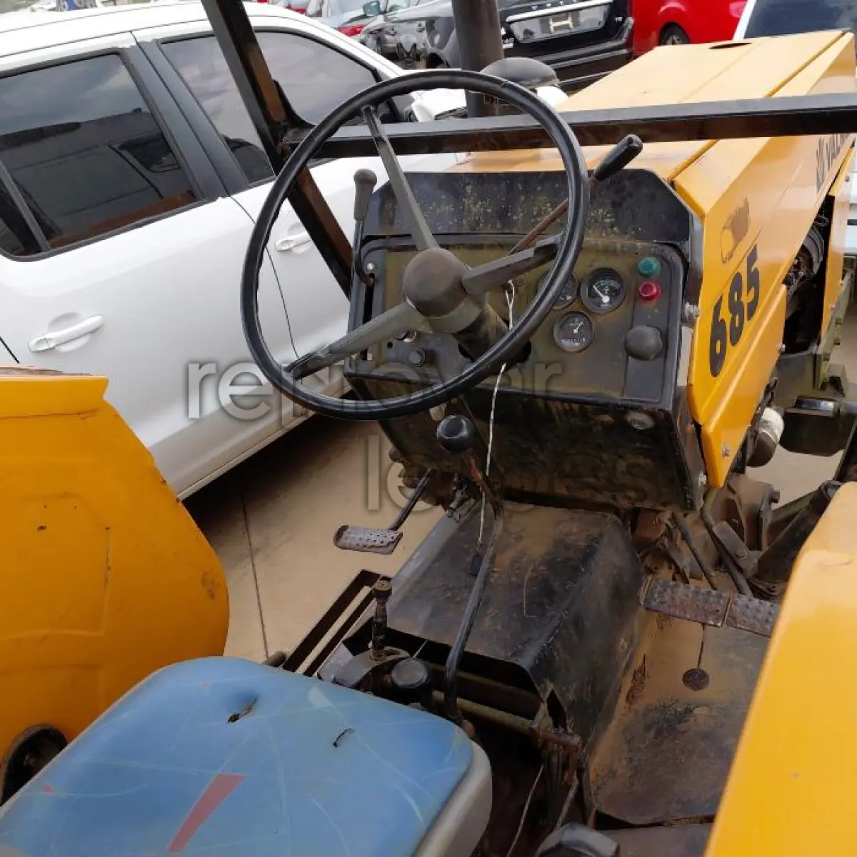LOTE 002 - TRATOR/VALMET 685 4X4 - ANO 2009- SICREDI CAMPO GRANDE - DEPOSITADO EM SANTO ÂNGELO/RS