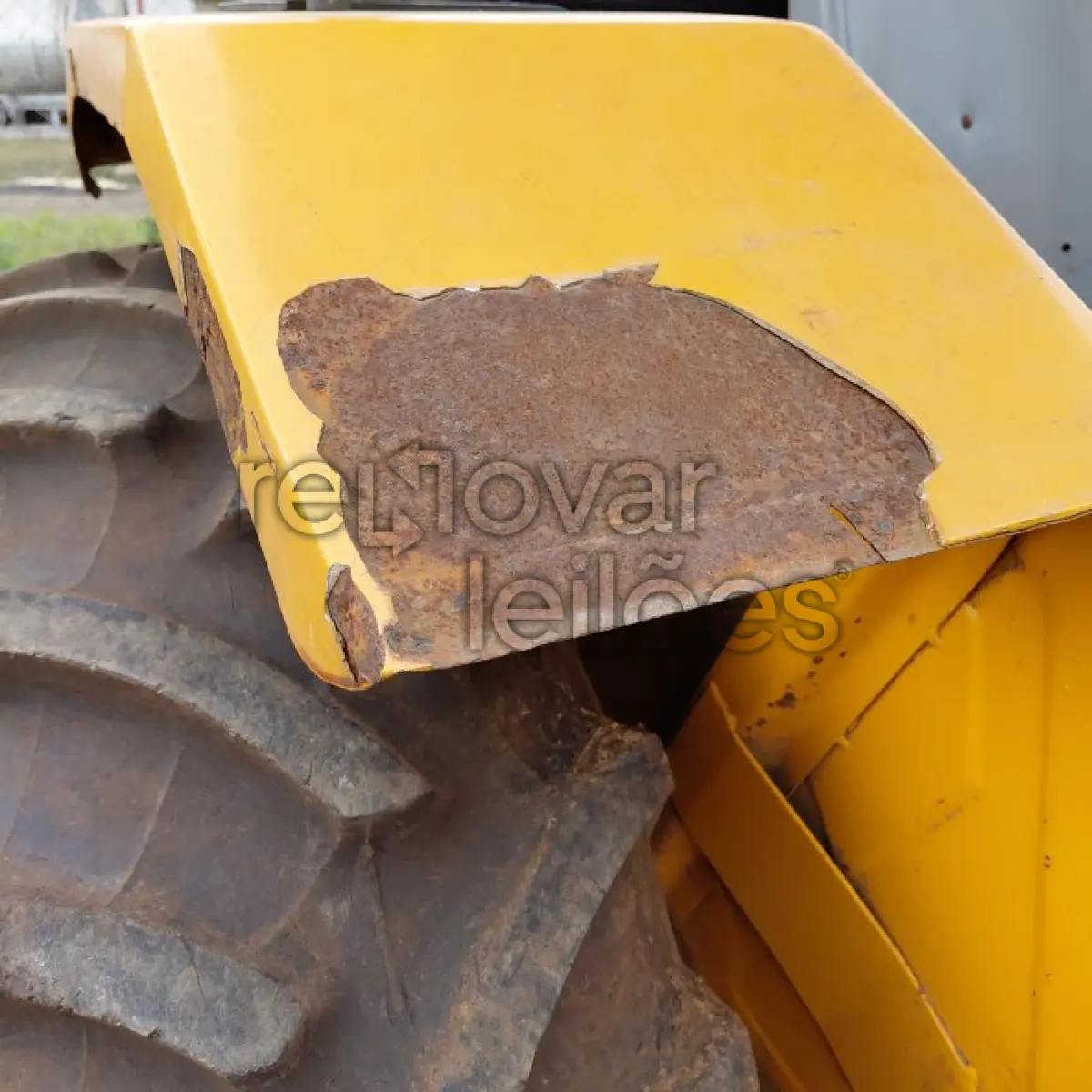 LOTE 002 - TRATOR/VALMET 685 4X4 - ANO 2009- SICREDI CAMPO GRANDE - DEPOSITADO EM SANTO ÂNGELO/RS