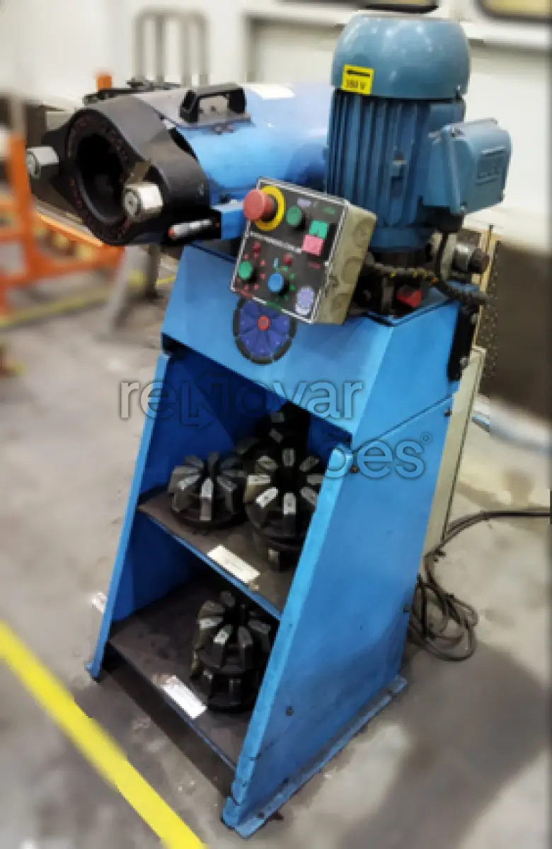 LOTE 005 - MÁQUINA DE PRENSAR PE50