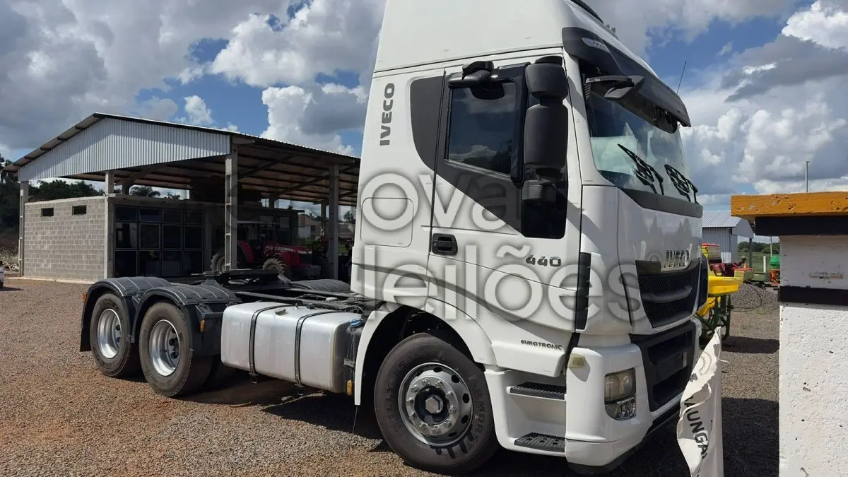 LOTE 004 - IVECO STRALIS 600S44T - ANO 2016/2017 - CRESOL COOPERAR - DEPOSITADO EM HUMAITA/RS