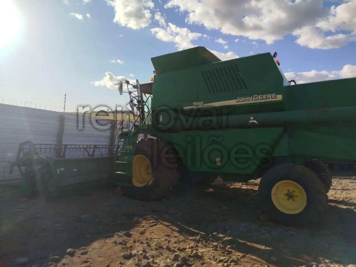 LOTE 003 - COLHEITADEIRA/JOHN DEERE 1550 - SICREDI CAMPO GRANDE - DEPOSITADO EM CAMPO GRANDE/MS