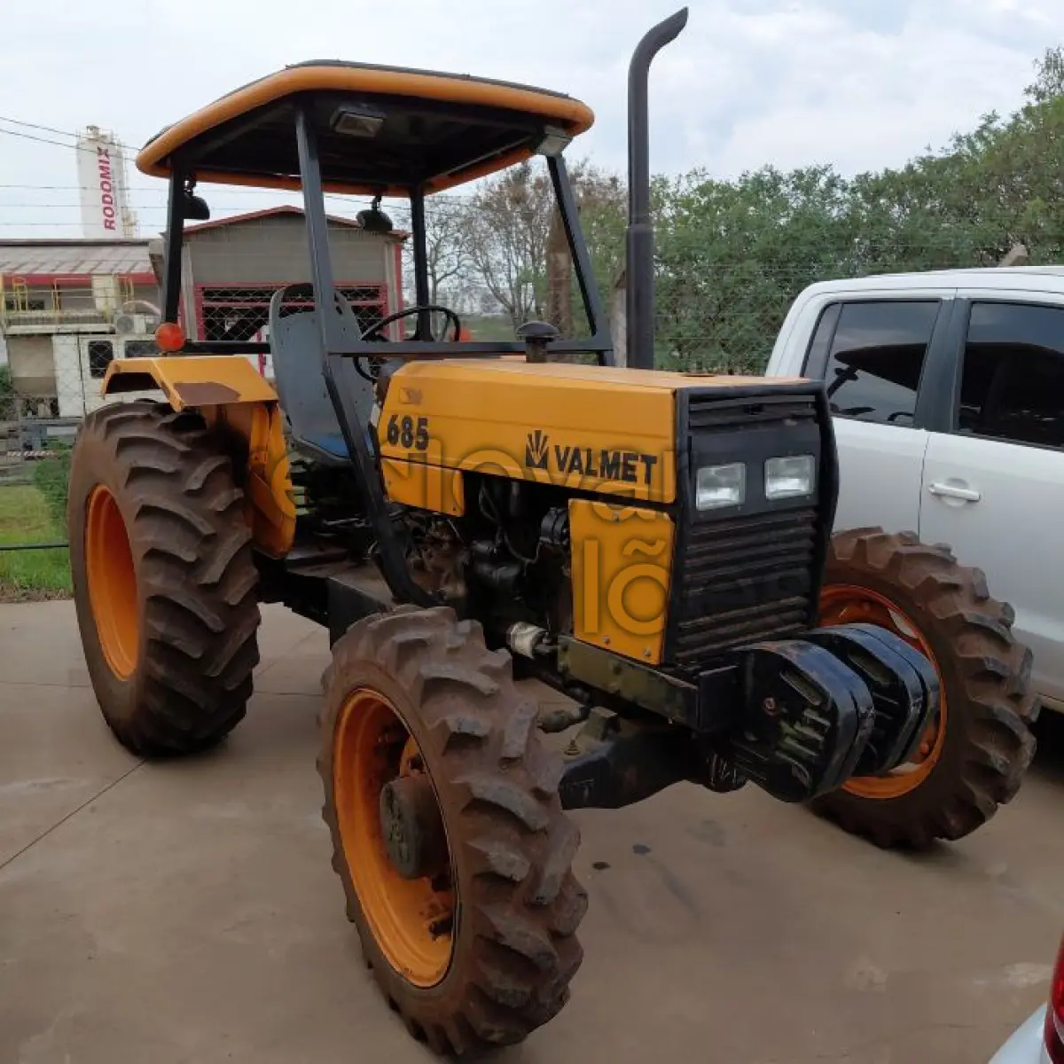 LOTE 002 - TRATOR/VALMET 685 4X4 - ANO 2009- SICREDI CAMPO GRANDE - DEPOSITADO EM SANTO ÂNGELO/RS