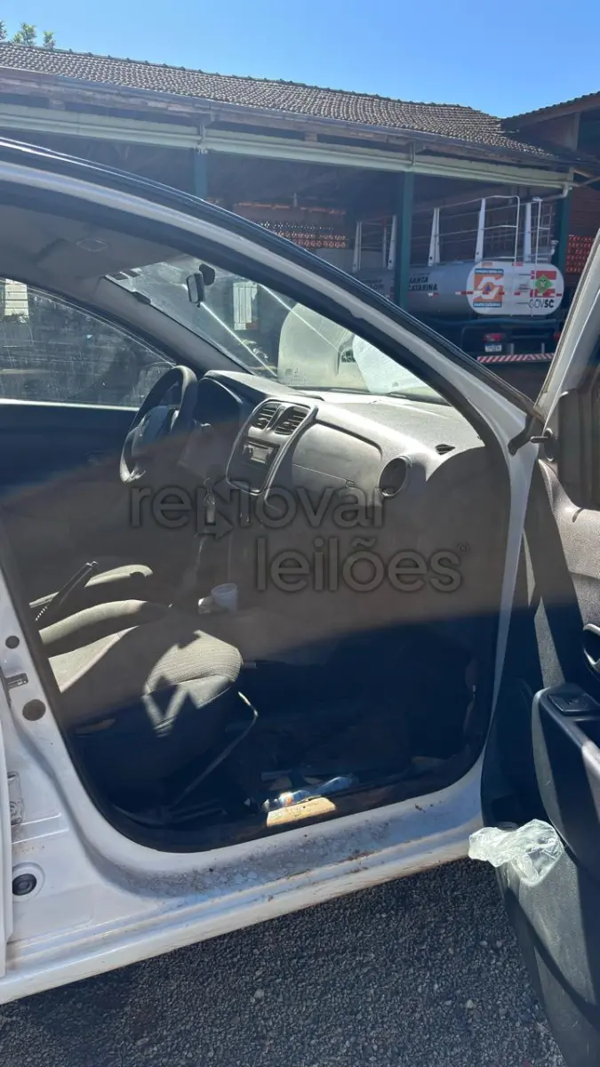 LOTE 008 - RENAULT/SANDERO 1.0