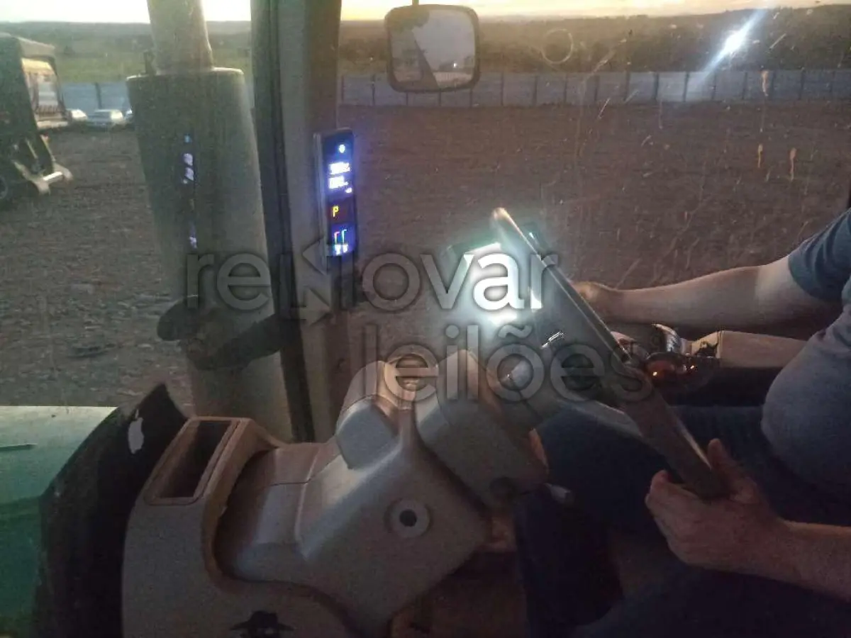 LOTE 004 - TRATOR/JOHN DEERE 8320R - ANO 2021 - SICREDI CAMPO GRANDE - DEPOSITADO EM CAMPO GRANDE/MS