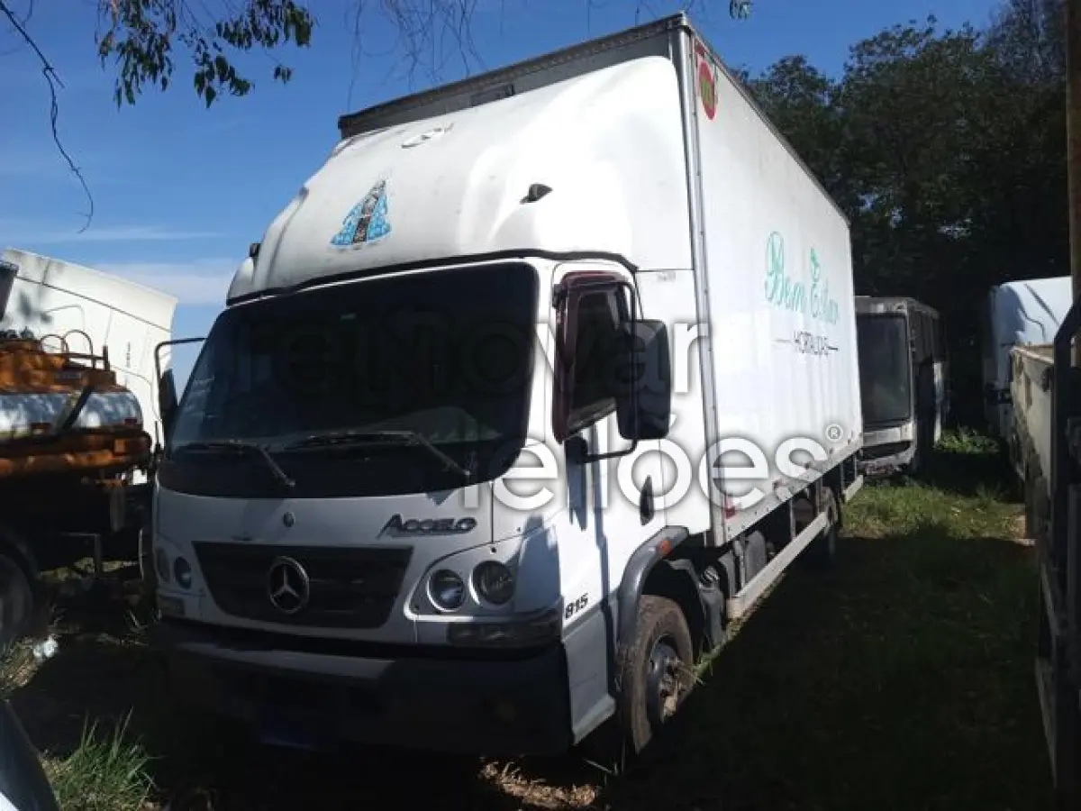 LOTE 020 - M. BENZ/ACCELO 815 - ANO 2017/2018 - SICREDI FRONTEIRAS - DEPOSITADO EM VALINHOS/SP