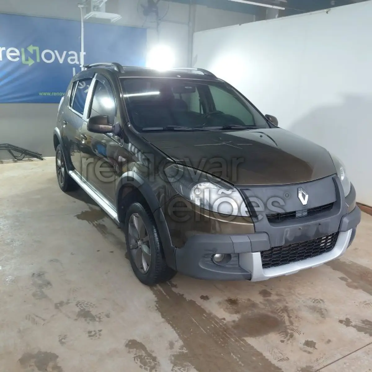 LOTE 007 - RENAULT SANDERO STW - ANO 2013/2014 - COMPLETO - SICREDI CAMINHO DAS ÁGUAS - DEPOSITADO EM SANTO ÂNGELO/RS