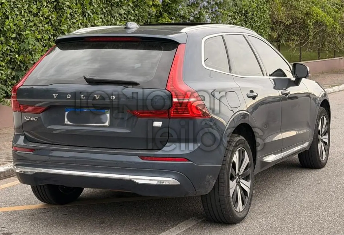 LOTE 013 - VOLVO/XC60 T8 PLUS - ANO 2022/2023 - COMPLETO - DEPOSITADO EM FLORIANÓPOLIS/SC