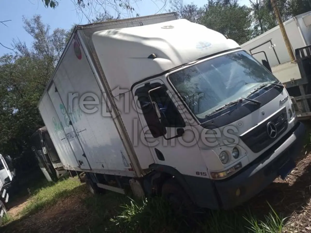 LOTE 020 - M. BENZ/ACCELO 815 - ANO 2017/2018 - SICREDI FRONTEIRAS - DEPOSITADO EM VALINHOS/SP