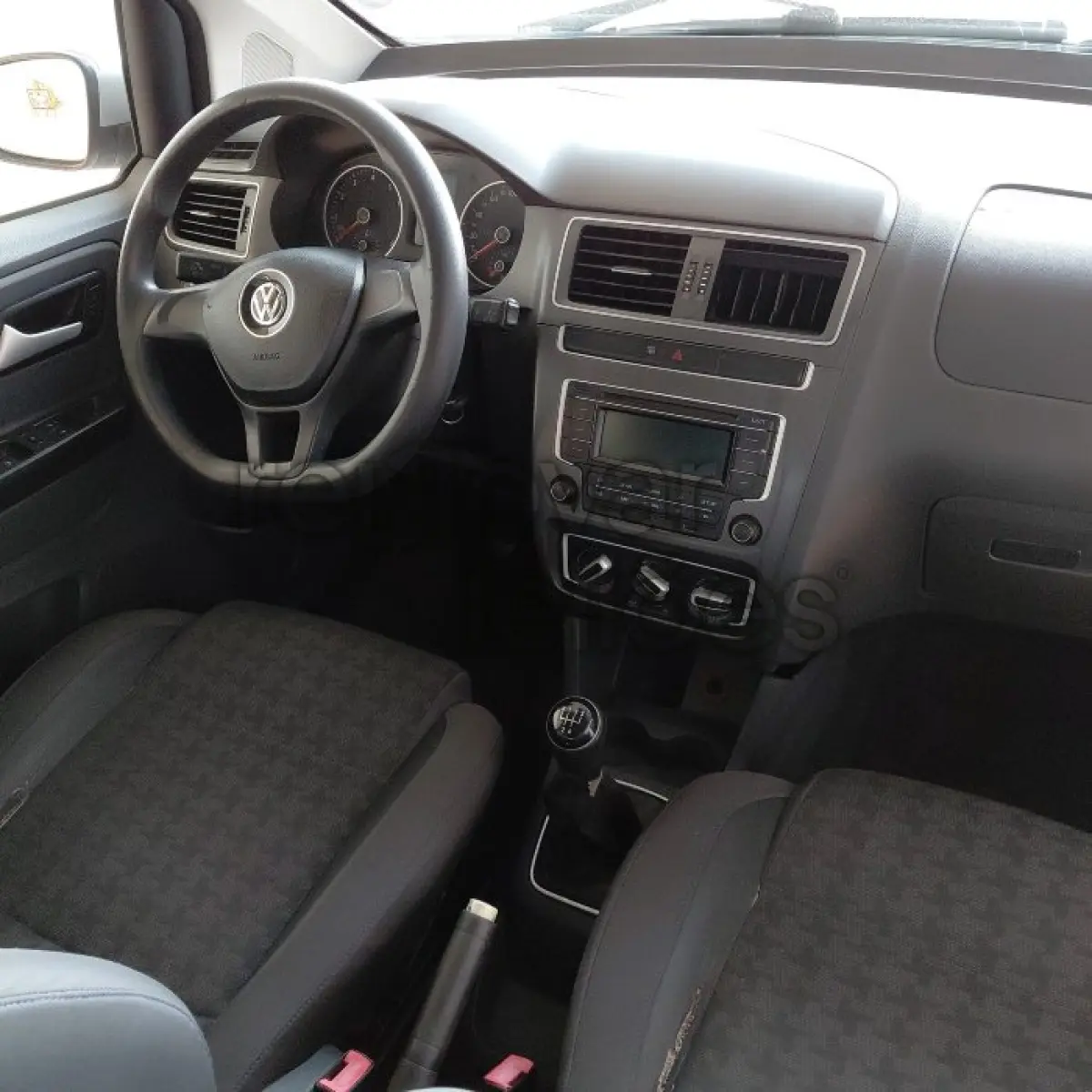 LOTE 014 - VW NOVO FOX COMFOTLINE 1.6 - ANO 2015/2016 - COMPLETO - SICREDI ALTOS DA SERRA - DEPOSITADO EM SANTO ÂNGELO/RS