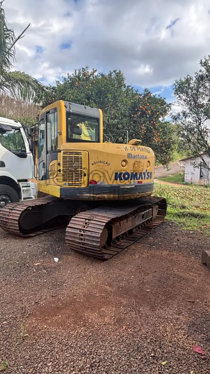 LOTE 001 - ESCAVADEIRA HIDRÁULICA KOMATSU 138 US