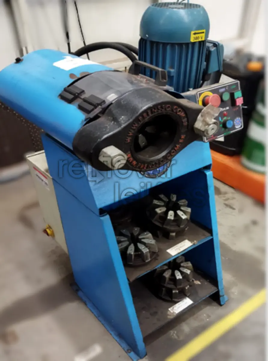 LOTE 005 - MÁQUINA DE PRENSAR PE50