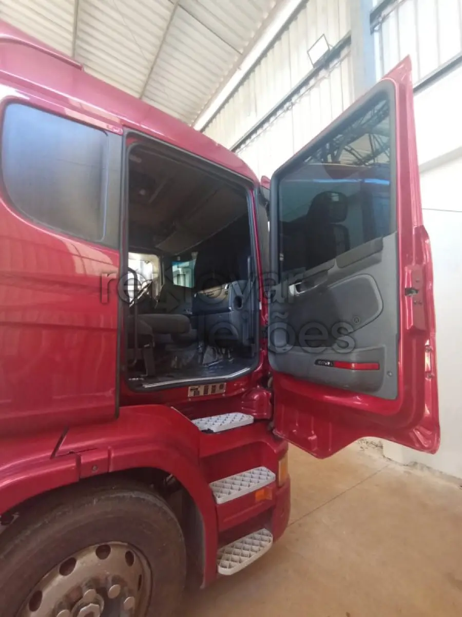 LOTE 001 - SCANIA/R560 A 6X4 - 2014/2014 - CRESOL CONEXÃO - DEPOSITADO EM MEDIANEIRA/PR
