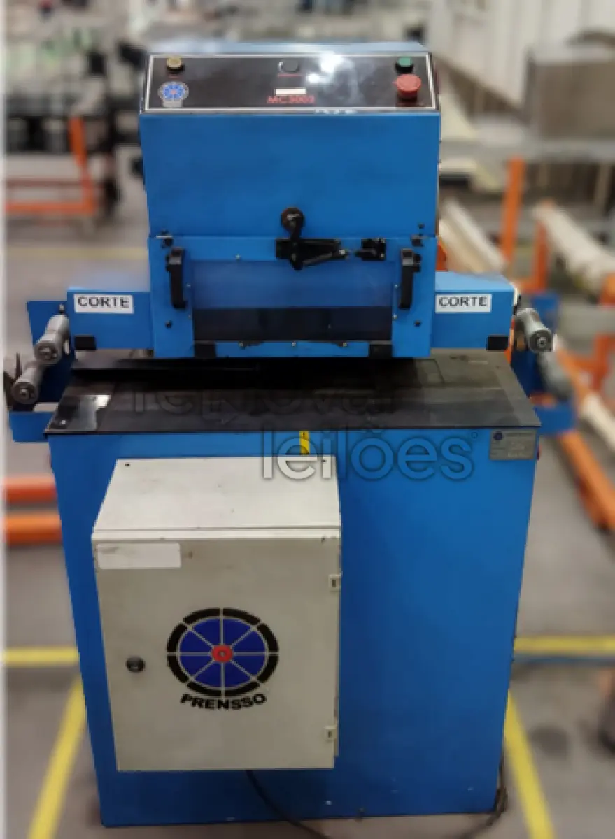LOTE 006 - MÁQUINA DE CORTE MC3002