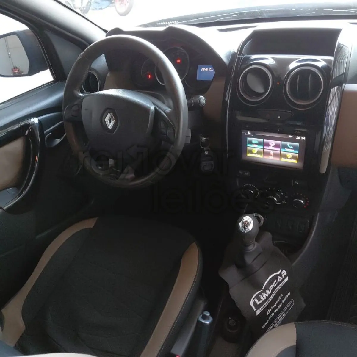 LOTE 024 - RENAULT DUSTER - ANO 2015/216 - COMPLETO - SICREDI CONFIANÇA - DEPOSITADO EM SANTO ÂNGELO/RS