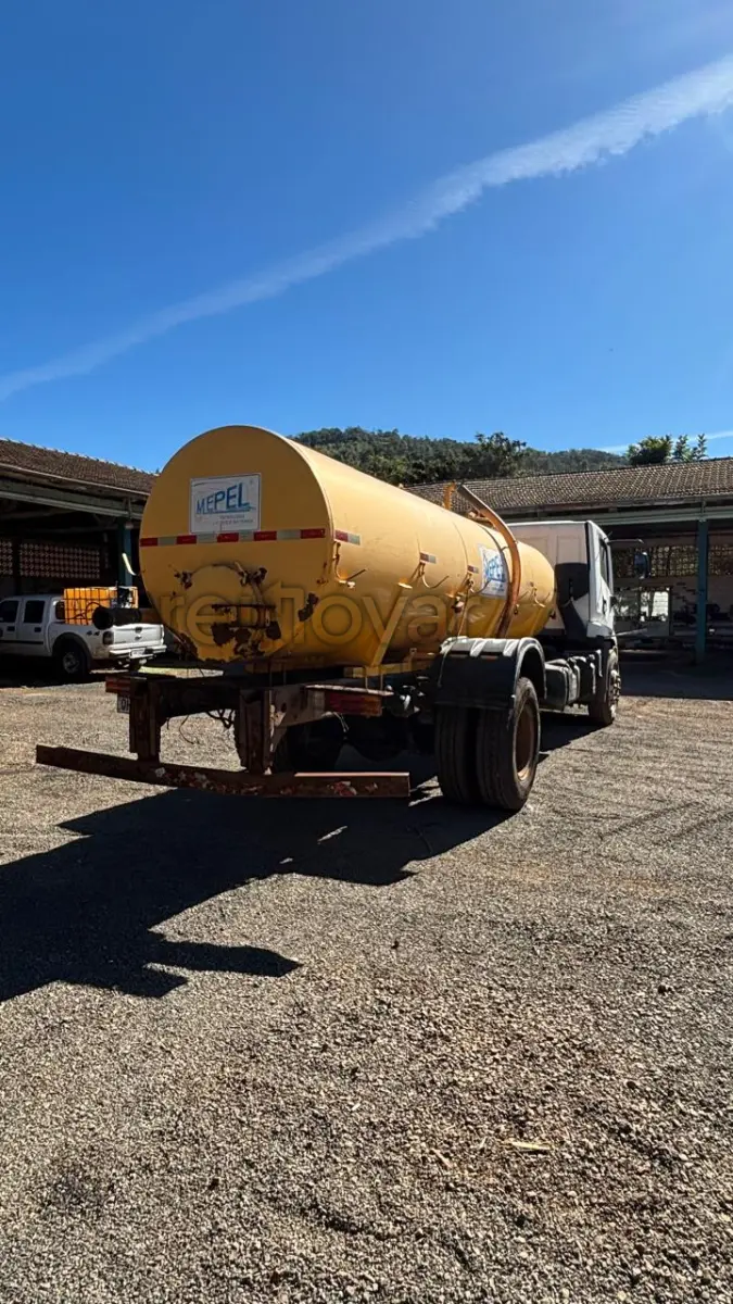 LOTE 007 - CAMINHÃO AGRALE 14000