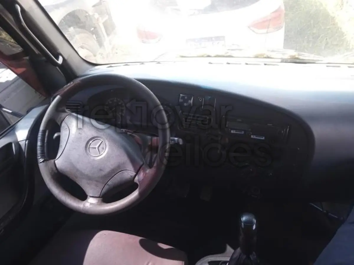 LOTE 020 - M. BENZ/ACCELO 815 - ANO 2017/2018 - SICREDI FRONTEIRAS - DEPOSITADO EM VALINHOS/SP