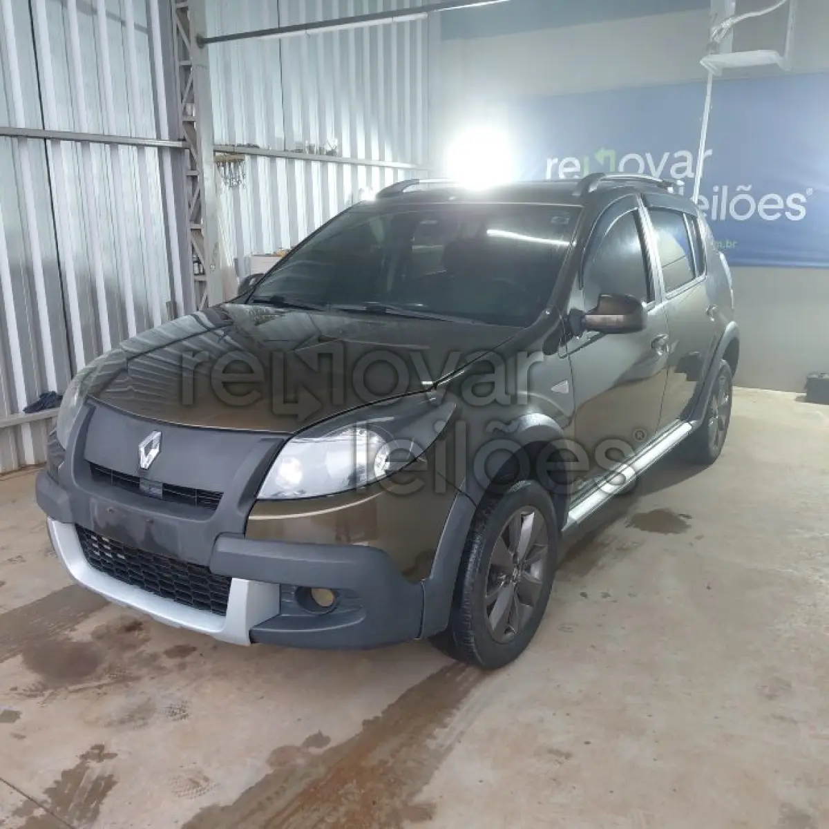 LOTE 007 - RENAULT SANDERO STW - ANO 2013/2014 - COMPLETO - SICREDI CAMINHO DAS ÁGUAS - DEPOSITADO EM SANTO ÂNGELO/RS
