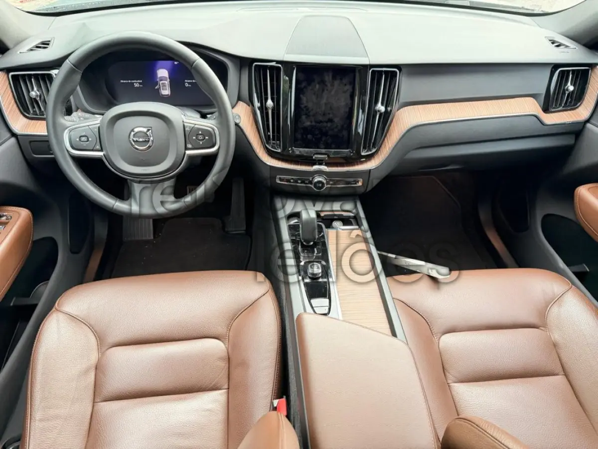 LOTE 013 - VOLVO/XC60 T8 PLUS - ANO 2022/2023 - COMPLETO - DEPOSITADO EM FLORIANÓPOLIS/SC