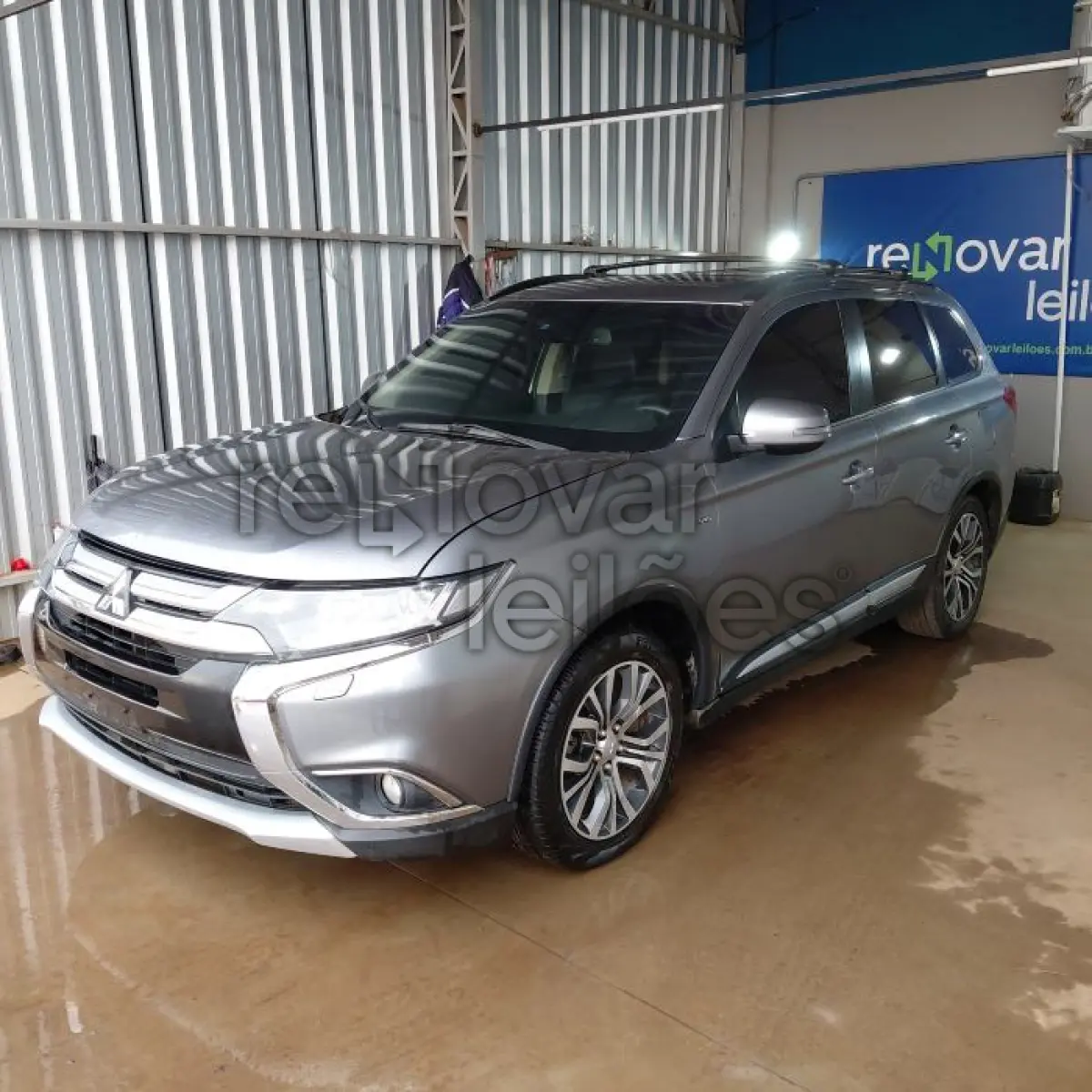 LOTE 022 - MITSUBISHI OUTLANDER 3.0 GT - ANO 2015/2016 - COMPLETO - SICREDI BOTUCARAÍ - DEPOSITADO EM SANTO ÂNGELO/RS